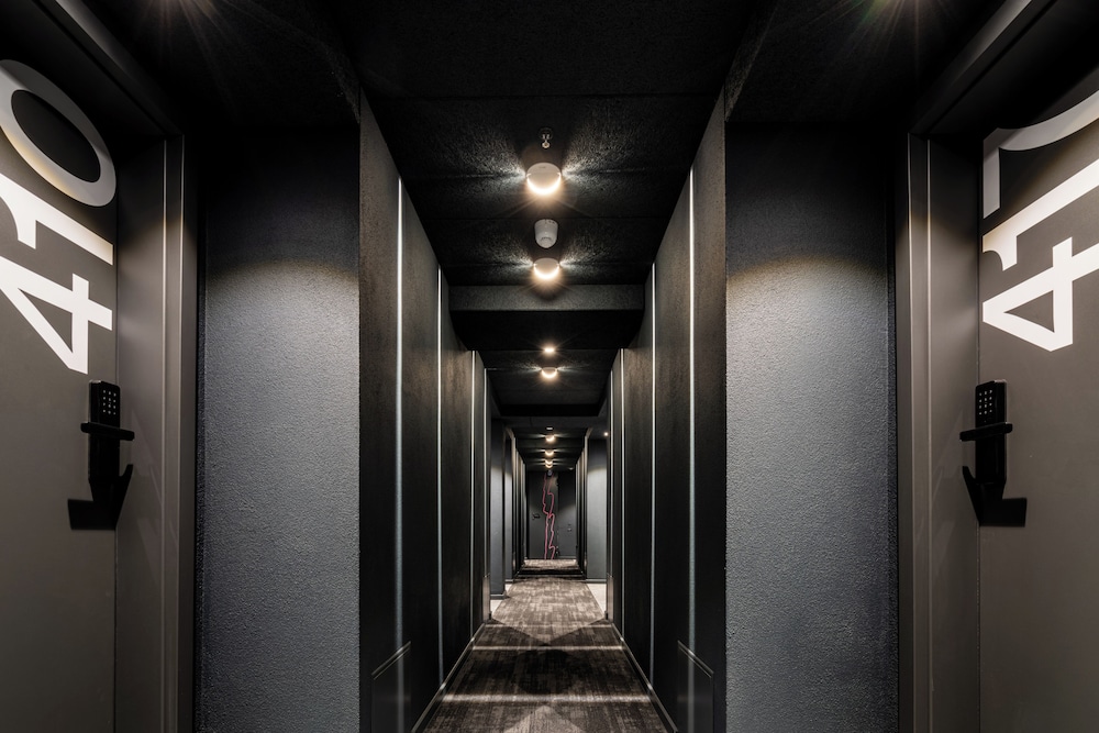 Savoy Hotel Frankfurt 8/80