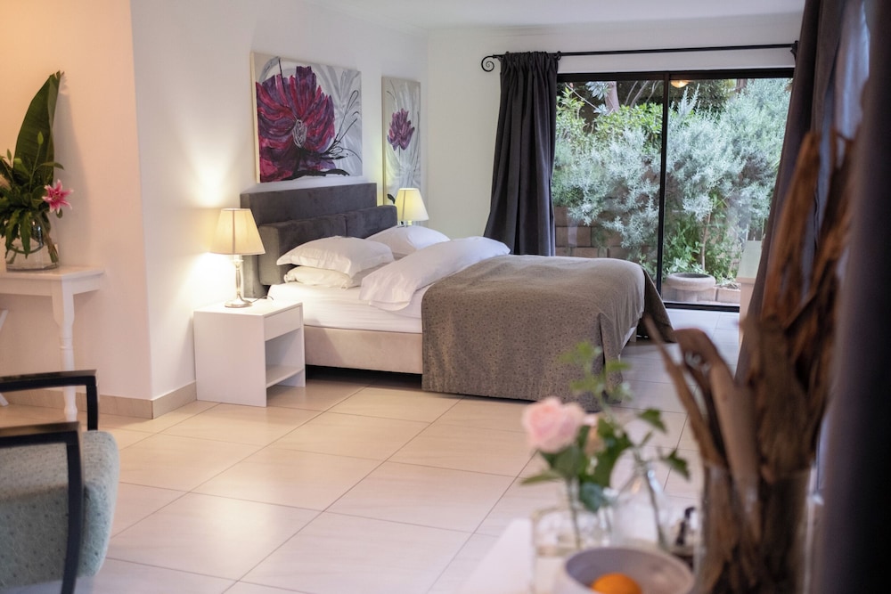 Silver, Suite, King Bed