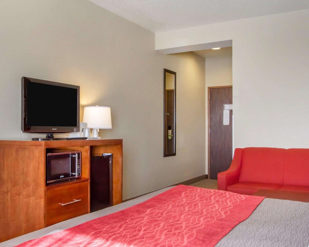 جناح، Comfort Inn Bolivar, MO 3/4