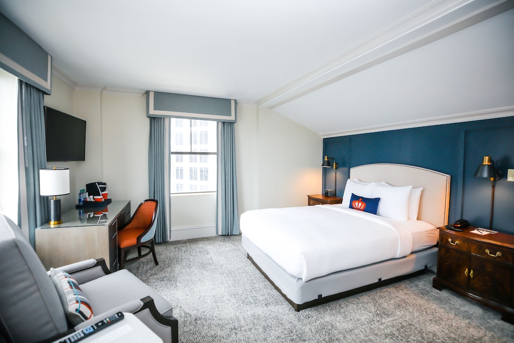 The Dunhill Hotel 9/22
