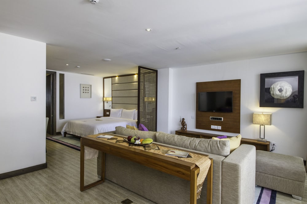 Lv8 Resort Hotel 62/72