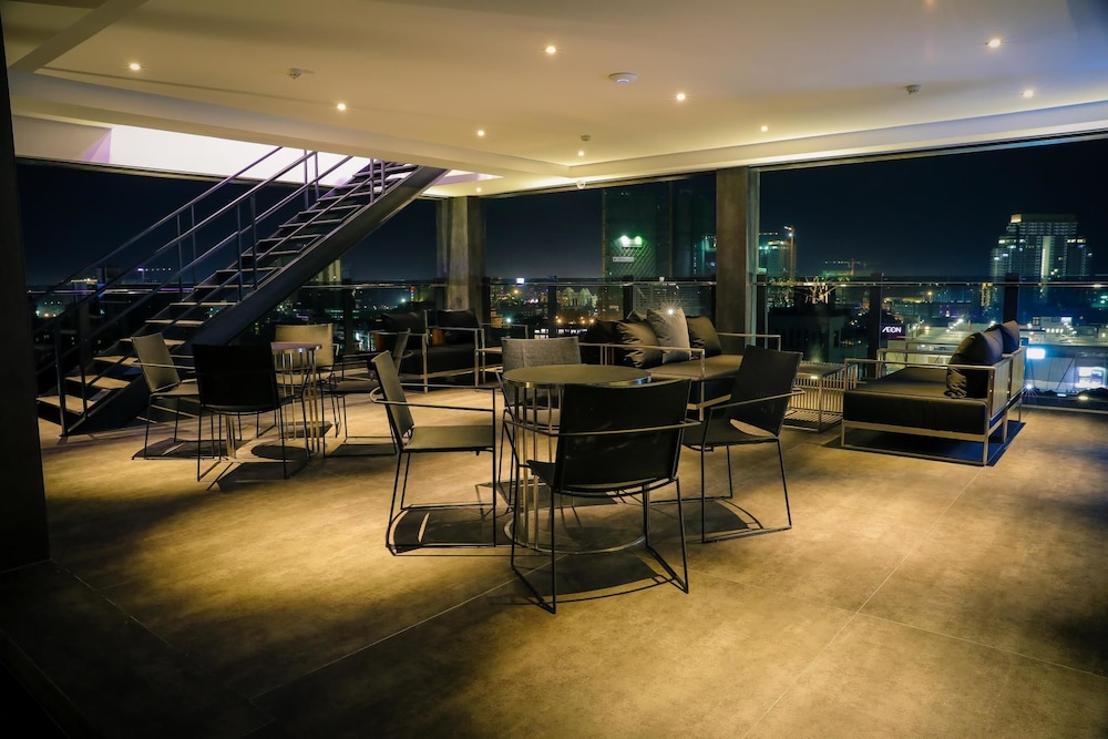 One Residence Hotel & Apartment 27/49