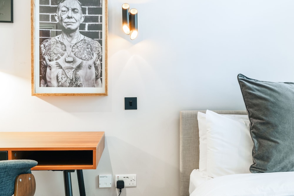 The Knaresborough by Aura Collection 24/50