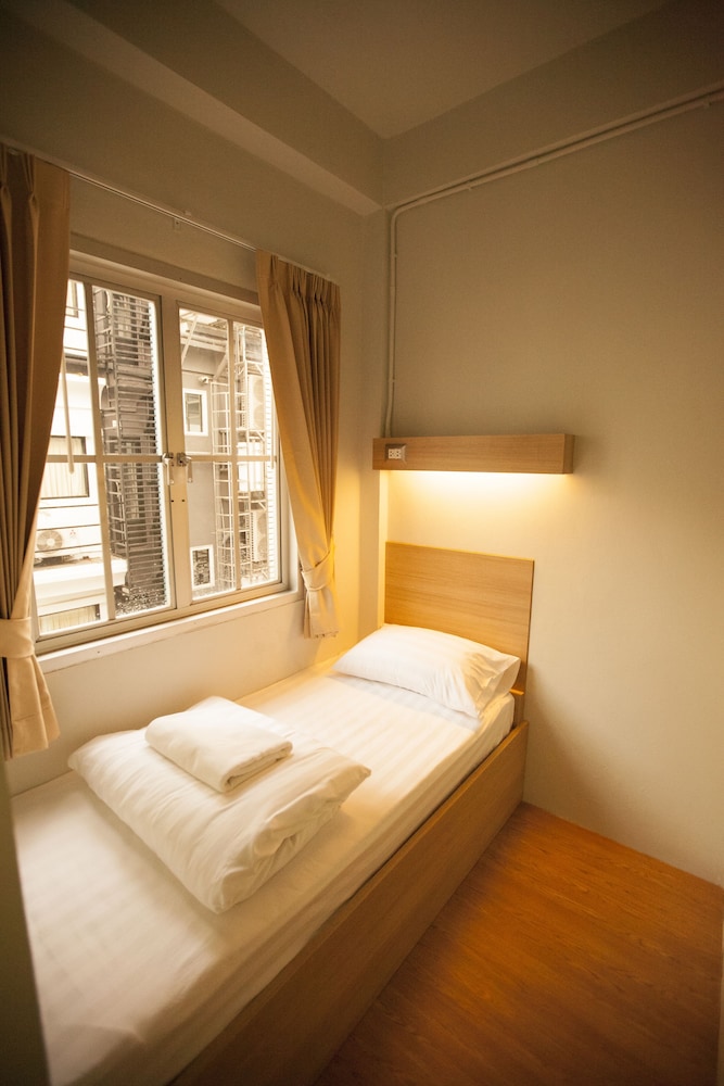 Micro Hostel 34/49