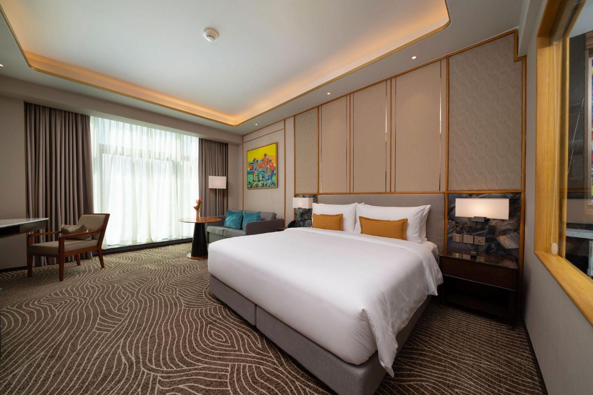 غرفة ثلاثية بسرير كينج، Fili Hotel at NUSTAR Resort & Casino Cebu 2/9