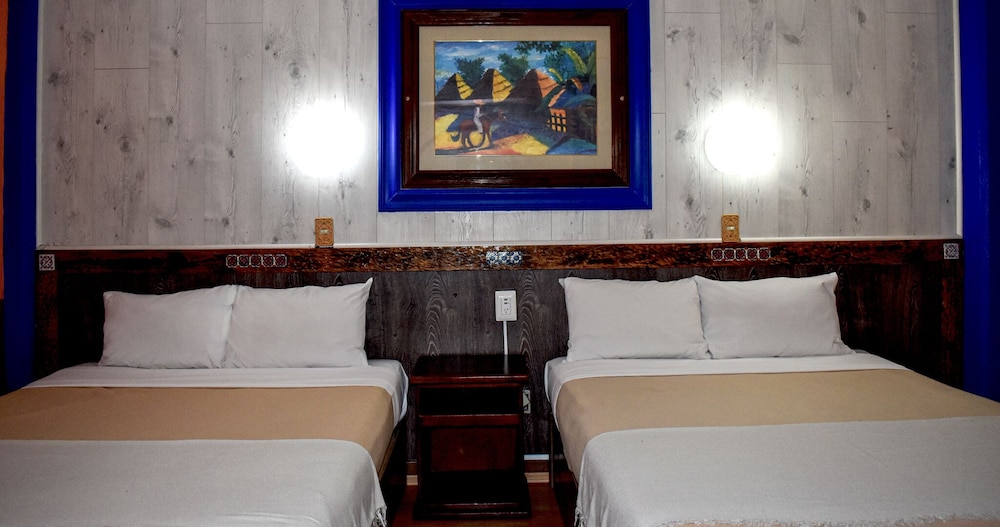 DELUXE, DOUBLE BED