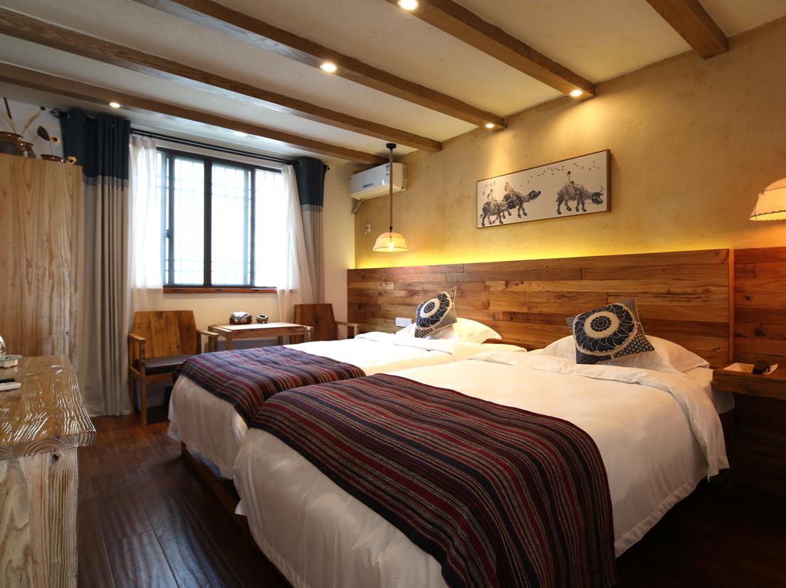 Superior, Twin Beds