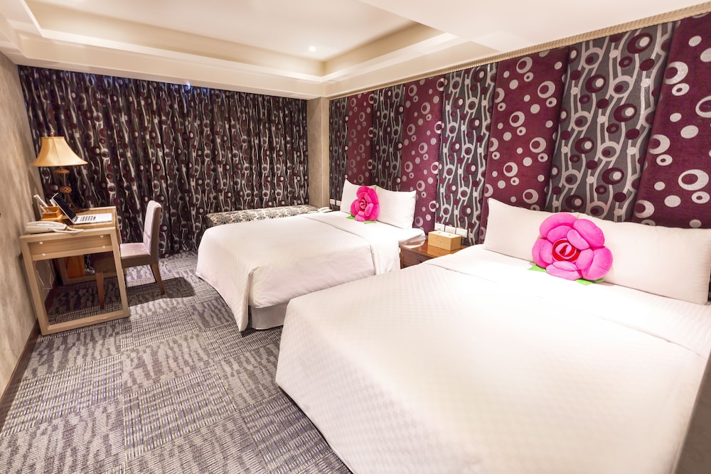 Han She Hotel 38/75