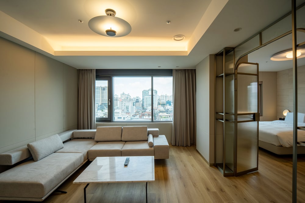 ELIENA Hotel 50/63