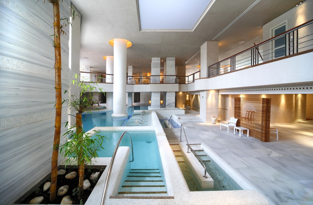 Royal Hideaway Sancti Petri A Member of Barcelo Hotel Group 60/72