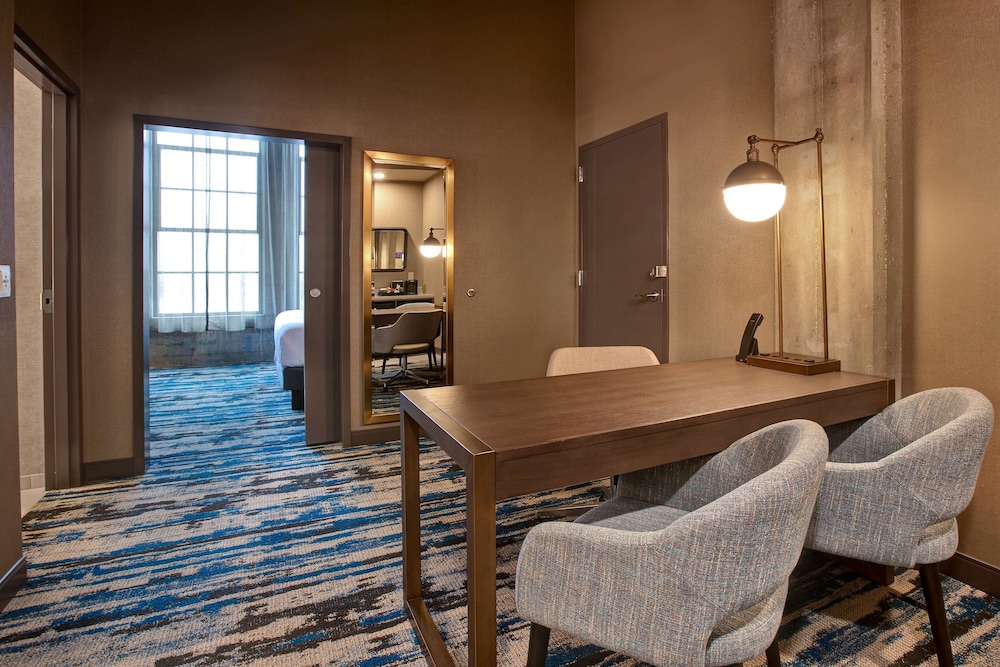 Embassy Suites by Hilton Rockford Riverfront 42/57