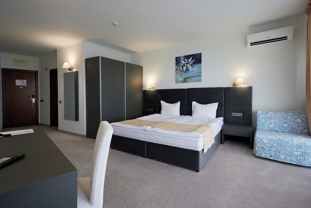 HOTEL CONTINENTAL 13/41