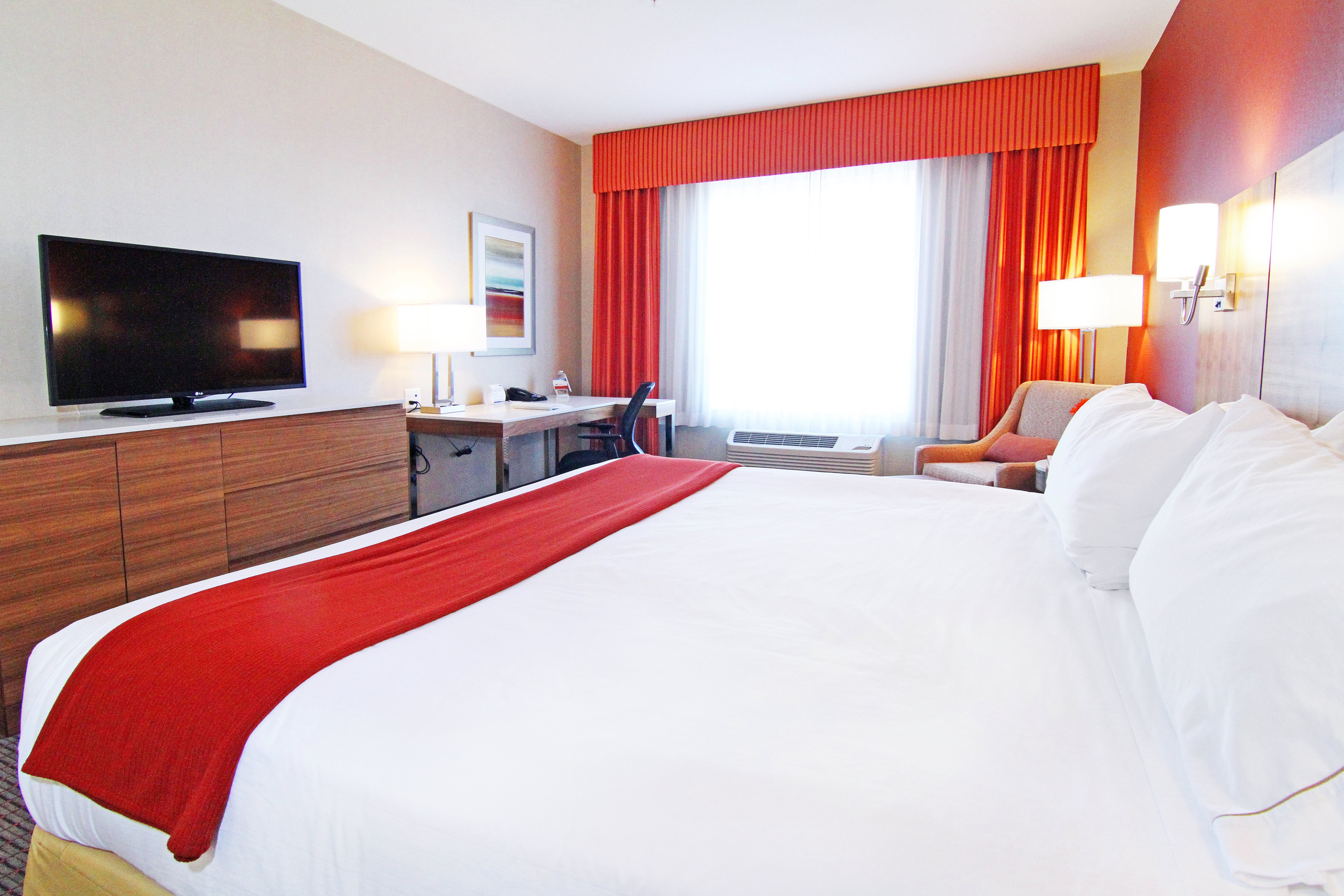 Holiday Inn Express And Suites Calgary Nw University Area 14/73