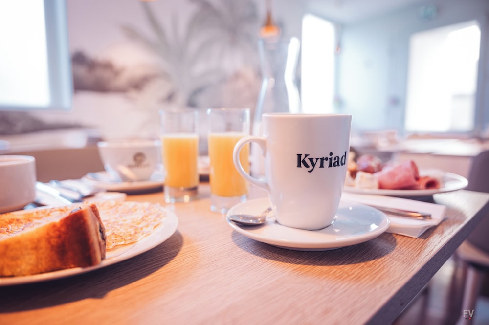 KYRIAD LAMBALLE 23/40