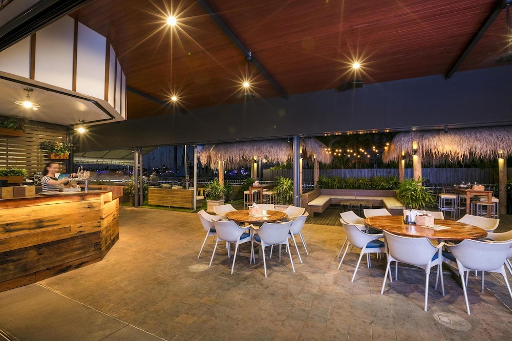 Nightcap At Kawana Waters Hotel 50/65