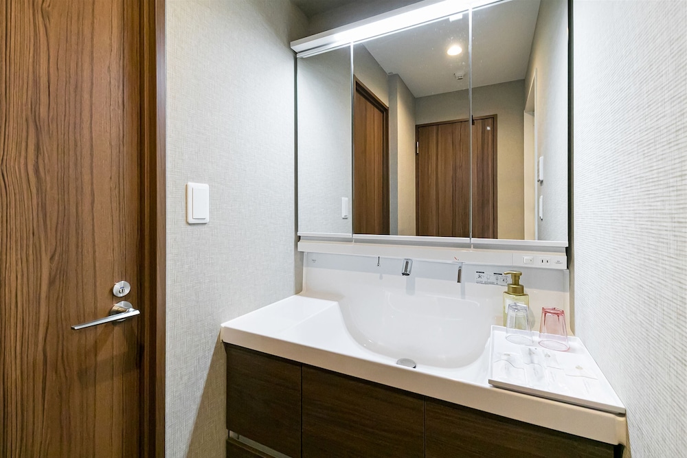 غرفة بريميوم اقتصادية بسريرين مزدوجين مع أريكة، Hotel Shinpoin Osaka 6/7