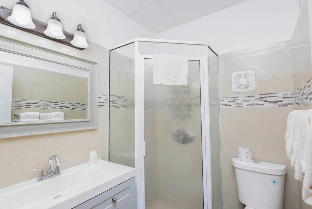 Warm Mineral Springs Motel 43/45
