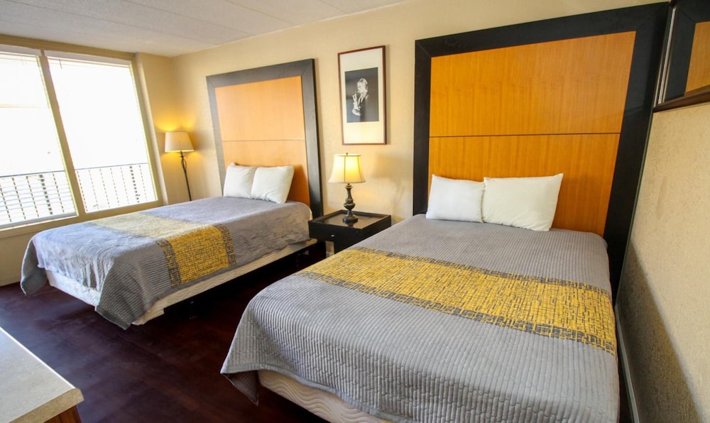 APM Inn & Suites 13/54