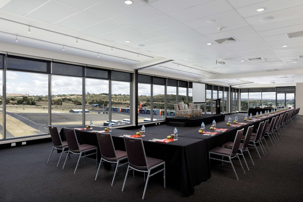 Rydges Mount Panorama Bathurst 57/66