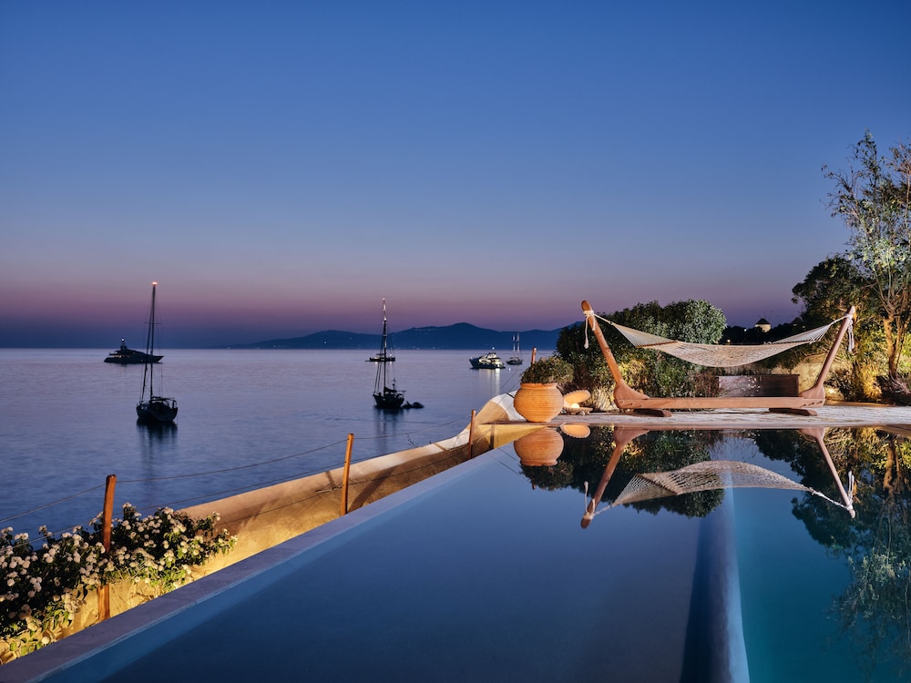 Belvedere Waterfront Villa and Suites 31/49