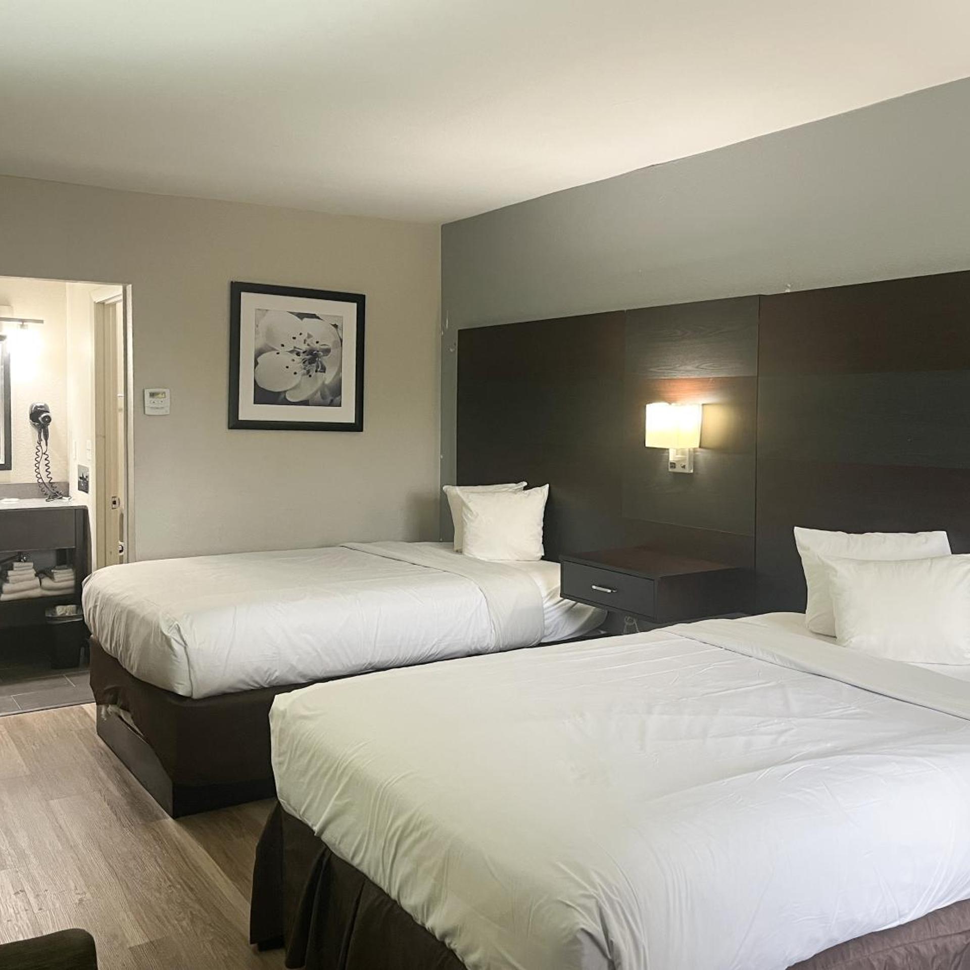 ROOM, QUADRUPLE, ACCESSIBLE