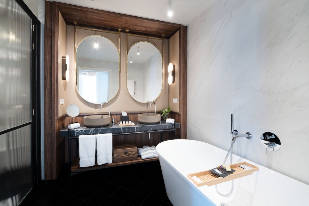Only YOU Hotel Valencia (ex Ayre Astoria Place) 62/72