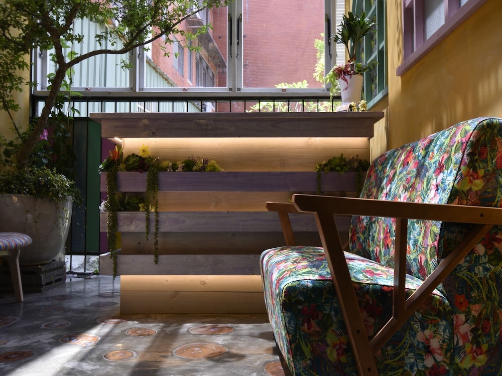 Dg Hotel 9/50