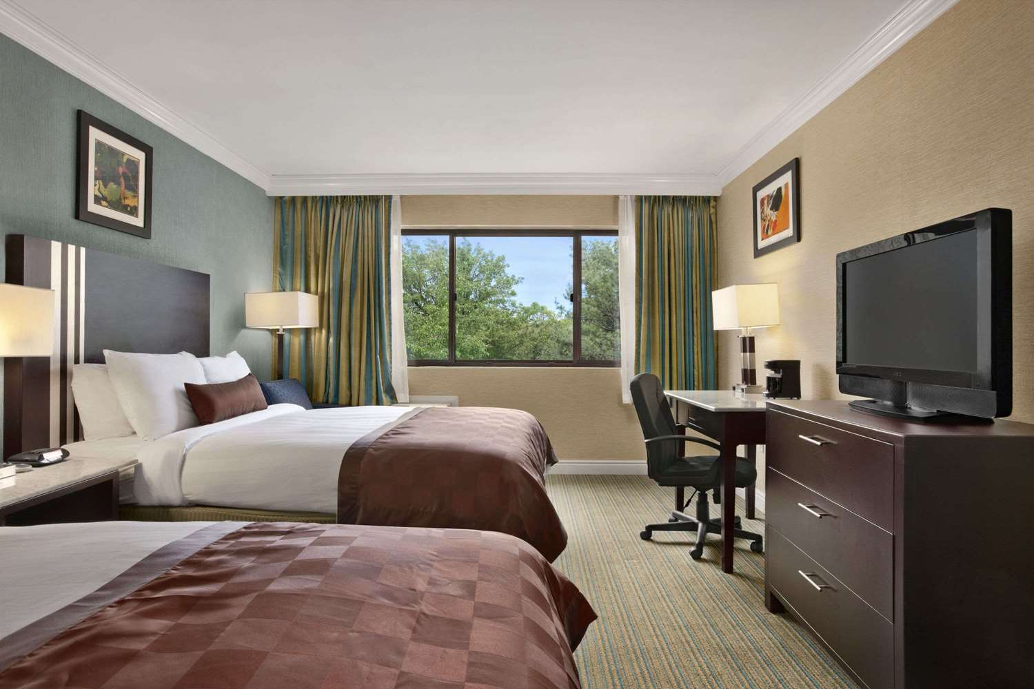 Holiday Inn Long Island - Islip Arpt East 10/46