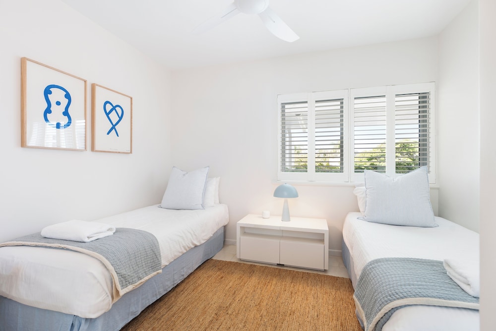 Deluxe, Apartment, 1 King and 4 Single Beds