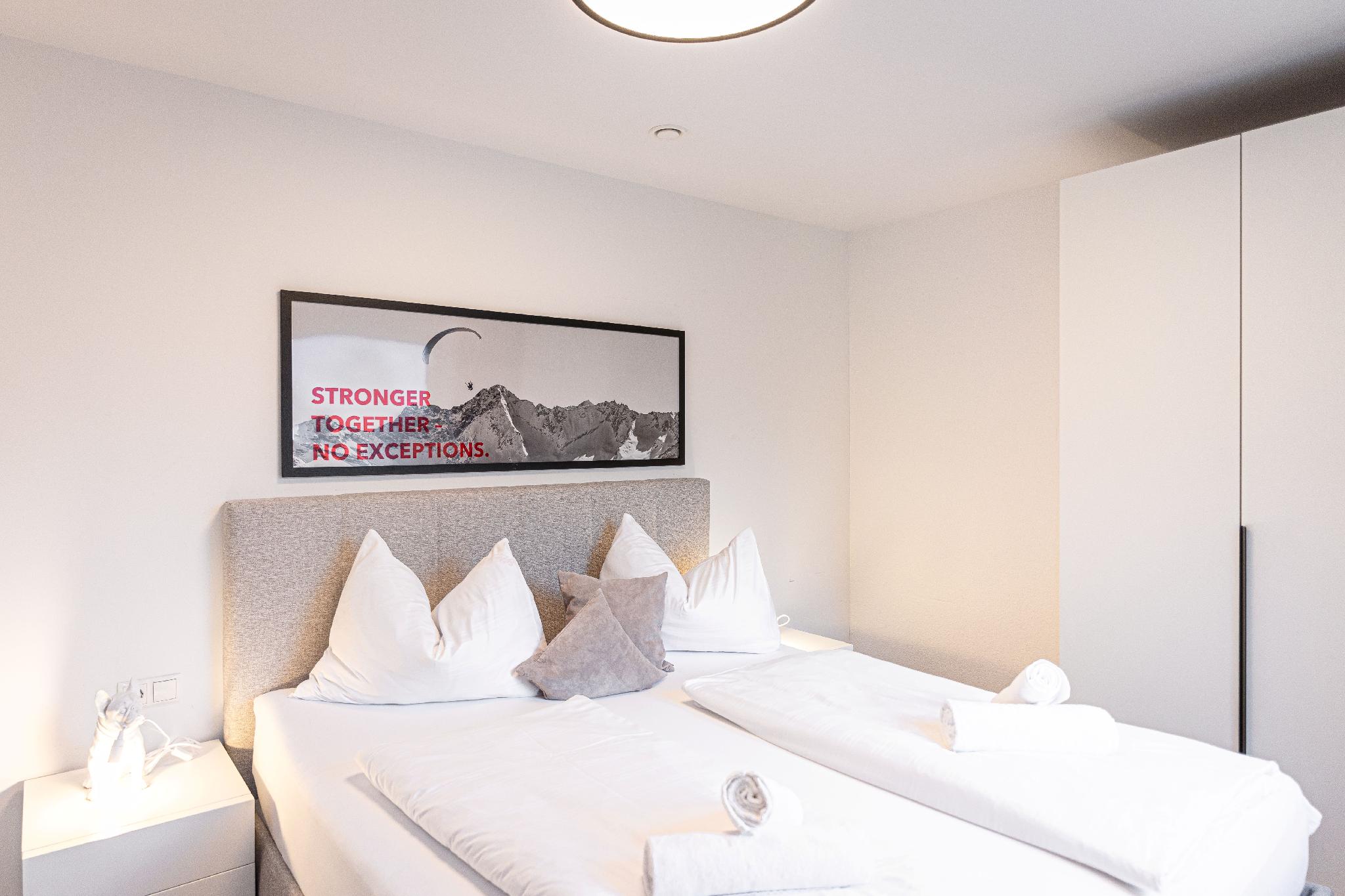 Deluxe, Double or Twin Bed