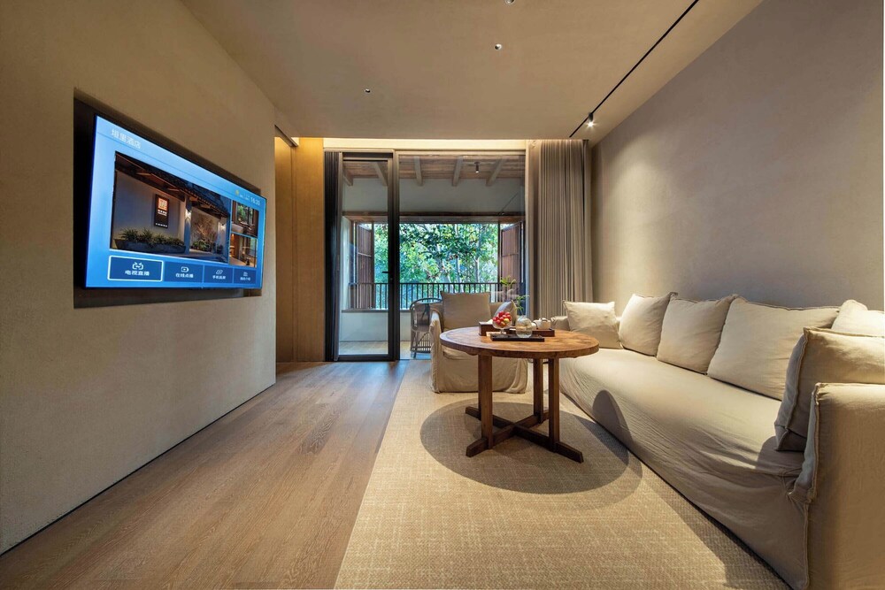 YUANLI HOTEL 29/50