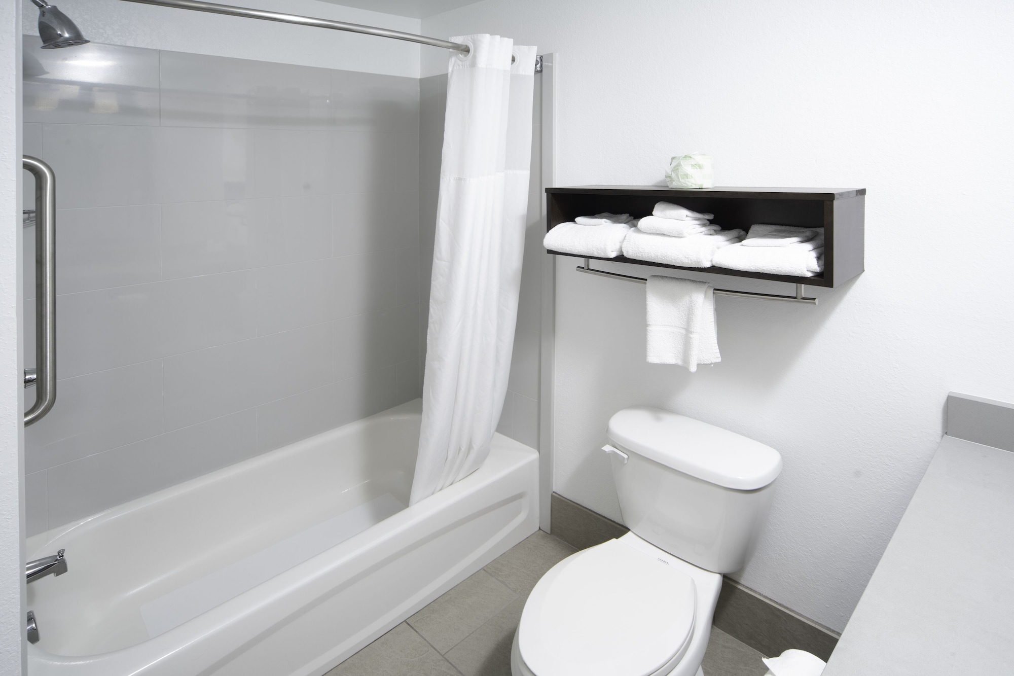 جناح بسرير كينج بغرفة نوم واحدة يُسمح فيها بالحيوانات الأليفة، Country Inn Suites By Radisson Rocky Mount Nc 5/7