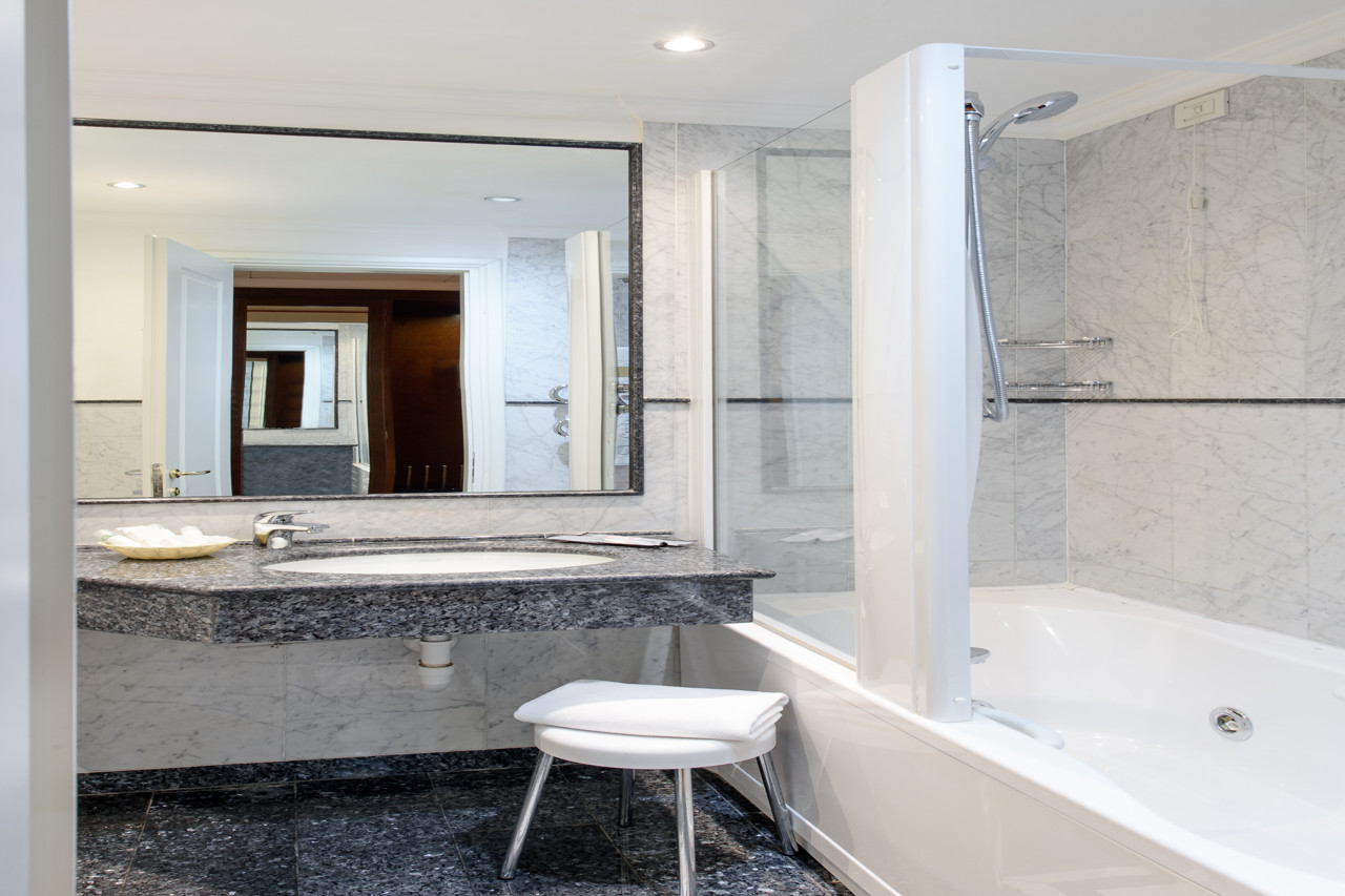 Grand Hotel Adriatico 8/12