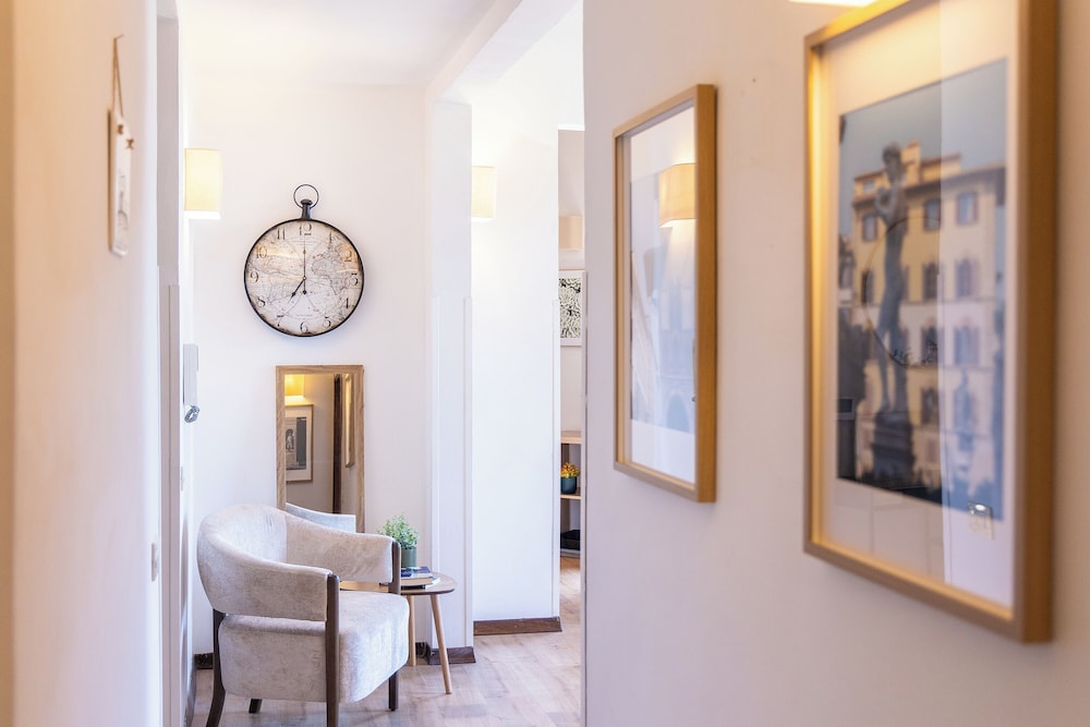Rental In Rome Rosselli Palace Deluxe 3 Apartment 5/50