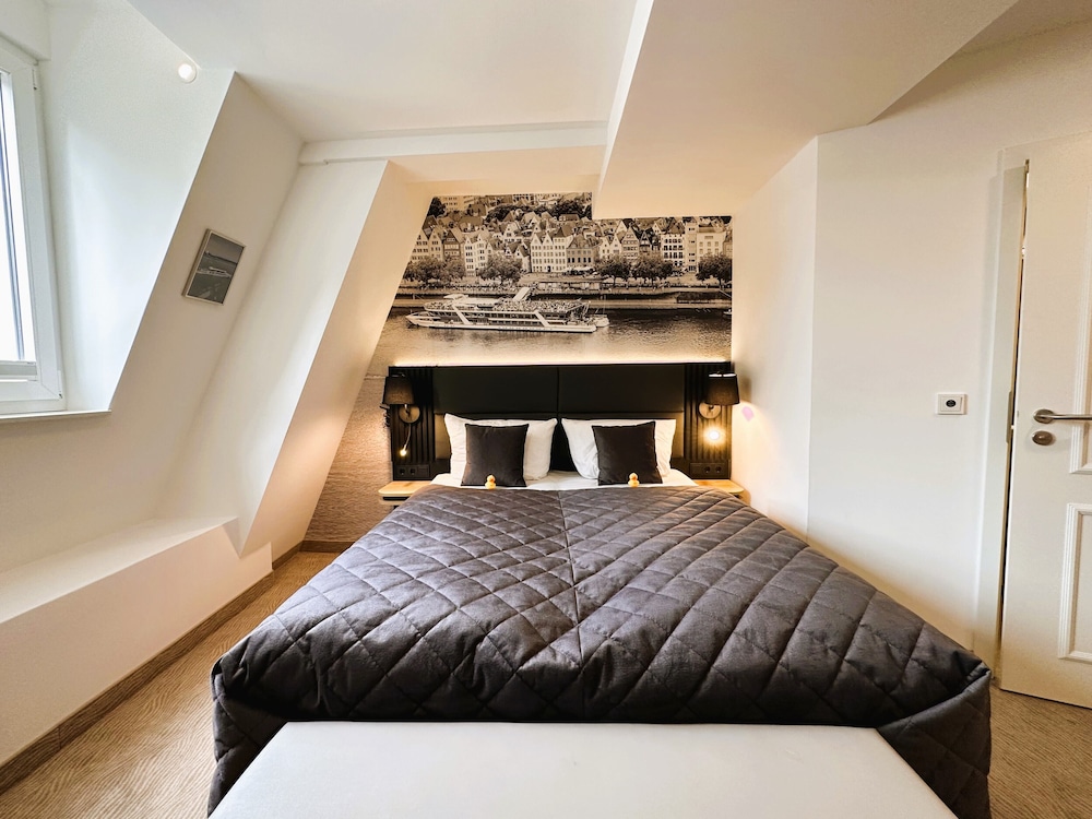 SIGNATURE, DOUBLE BED