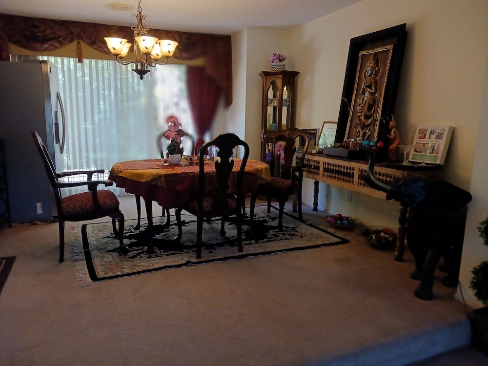 Mini Mansion in Hollywood Hills 32/47