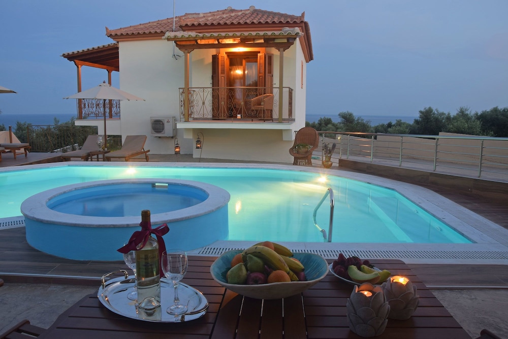 Driopes Villas 14/48