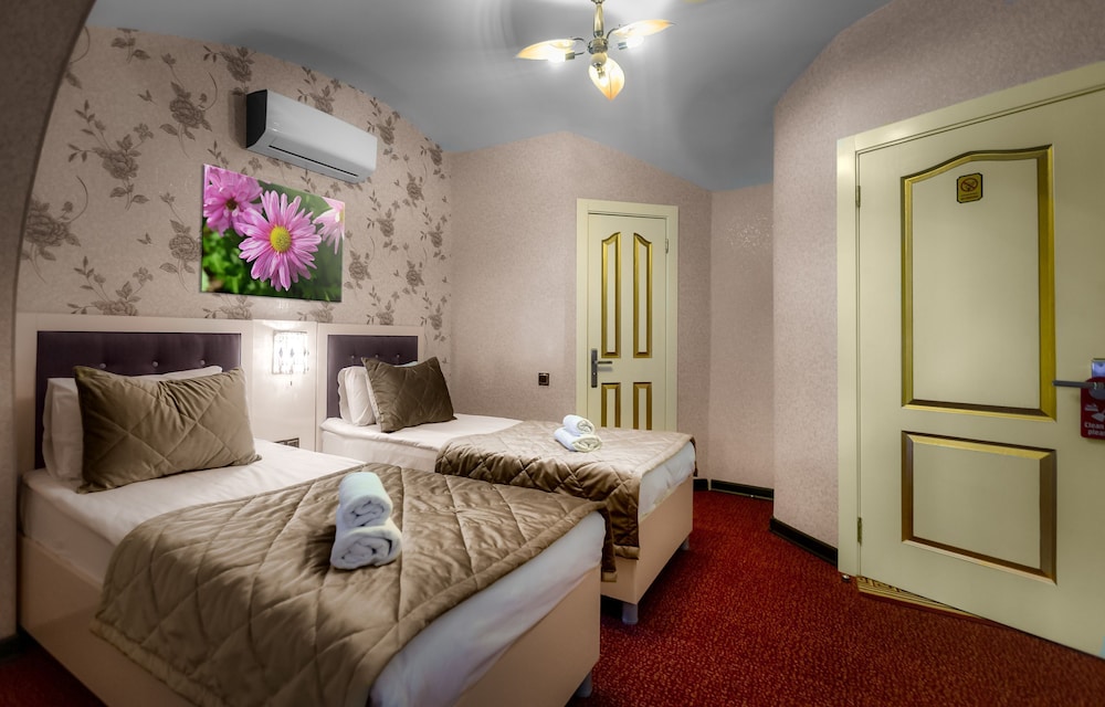Baku City Hotel 25/50