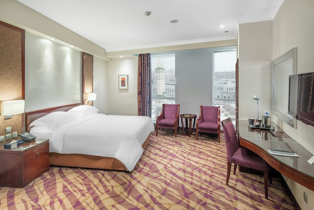 1 Bedroom, Suite, King Bed, Partial Haram View