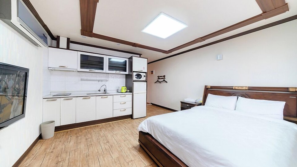 Couple, Double Bed, Annex