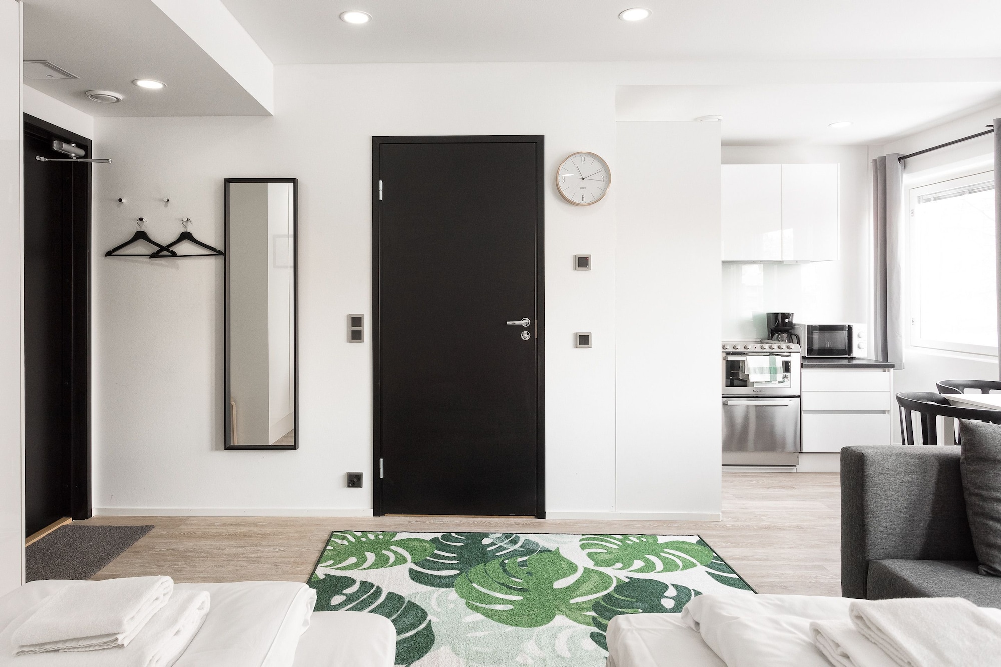STUDIO, KITCHEN