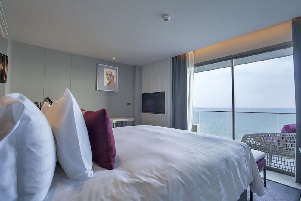 U Jomtien Pattaya 28/80