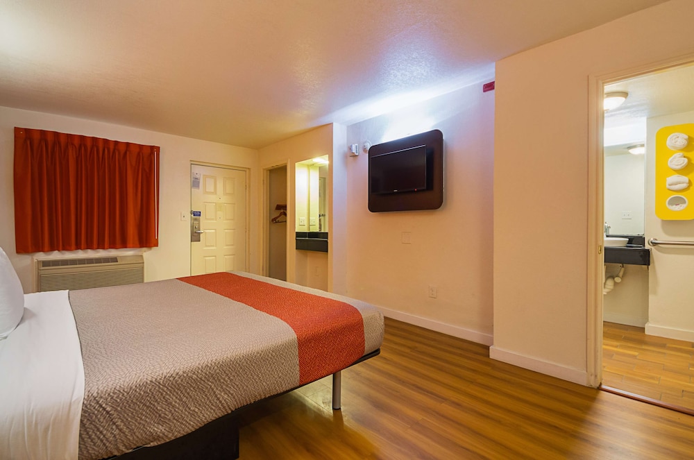 Motel6 Garland, TX - Northeast Dallas 31/43