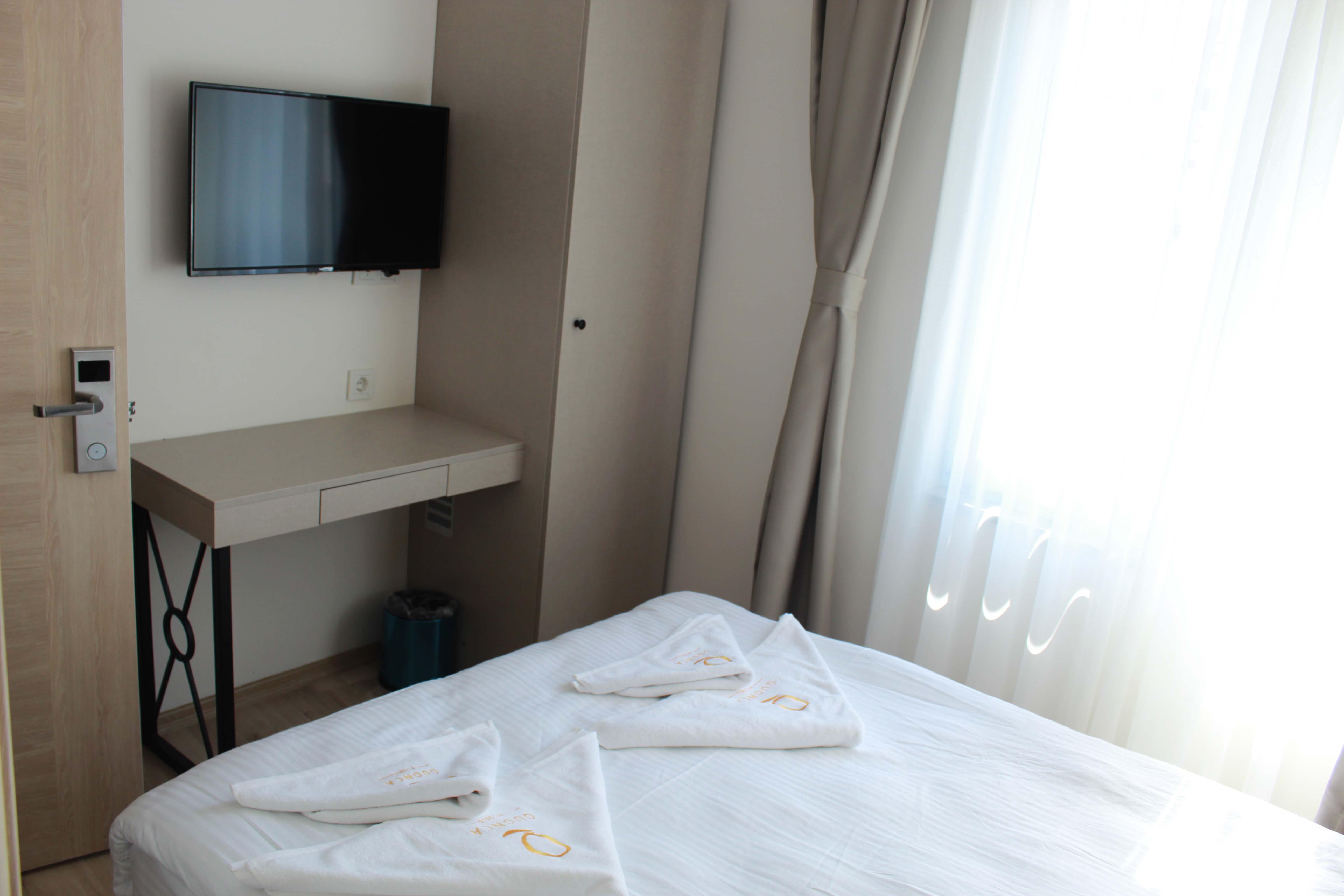 Economy, Double Bed