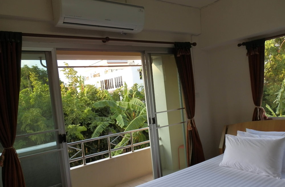 Sandy Serviced Apartment 33/62