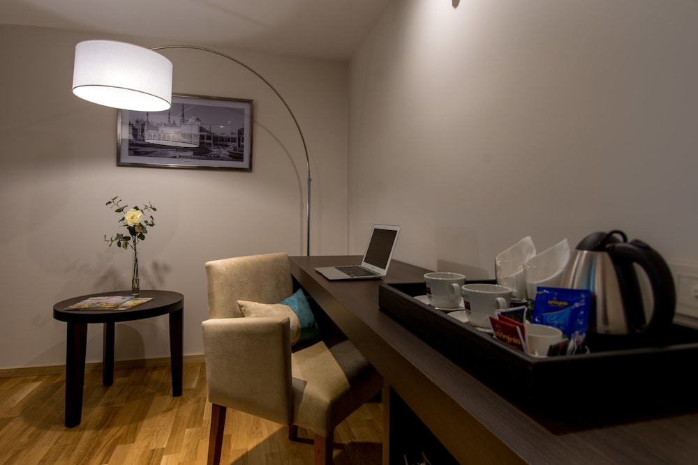 Caseros 248 Hotel 33/42
