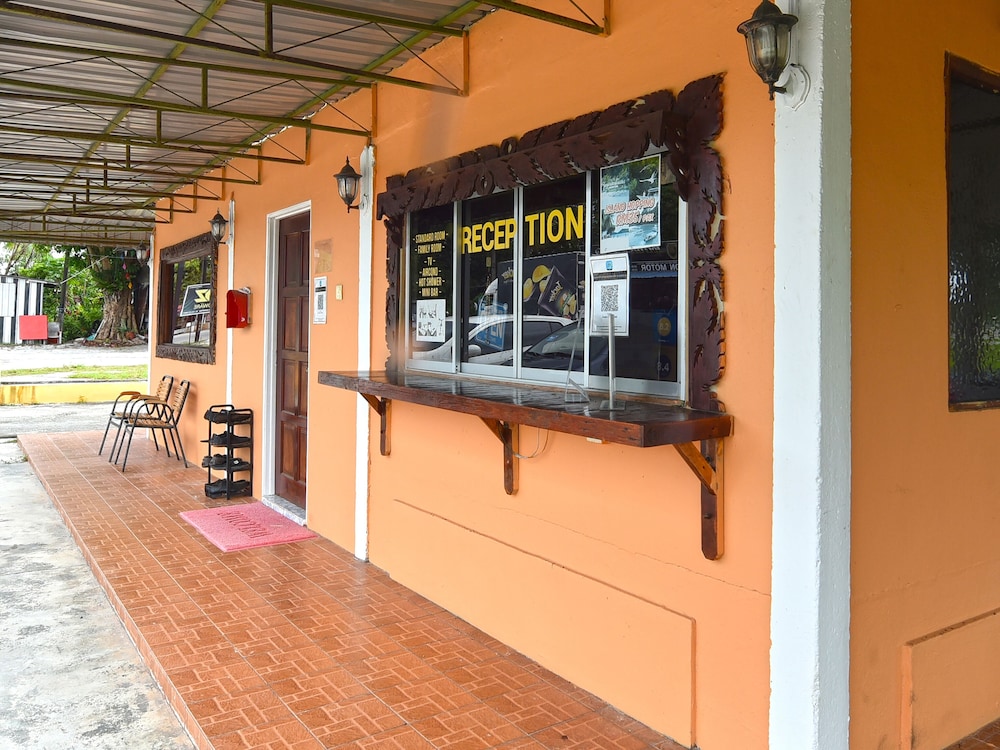 Hotel O Awan Biru Motel 7/33