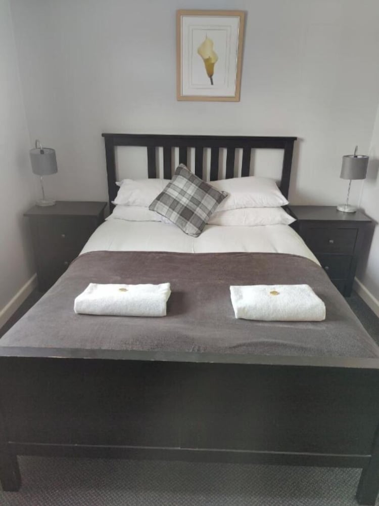 The Woolpack Inn 34/35