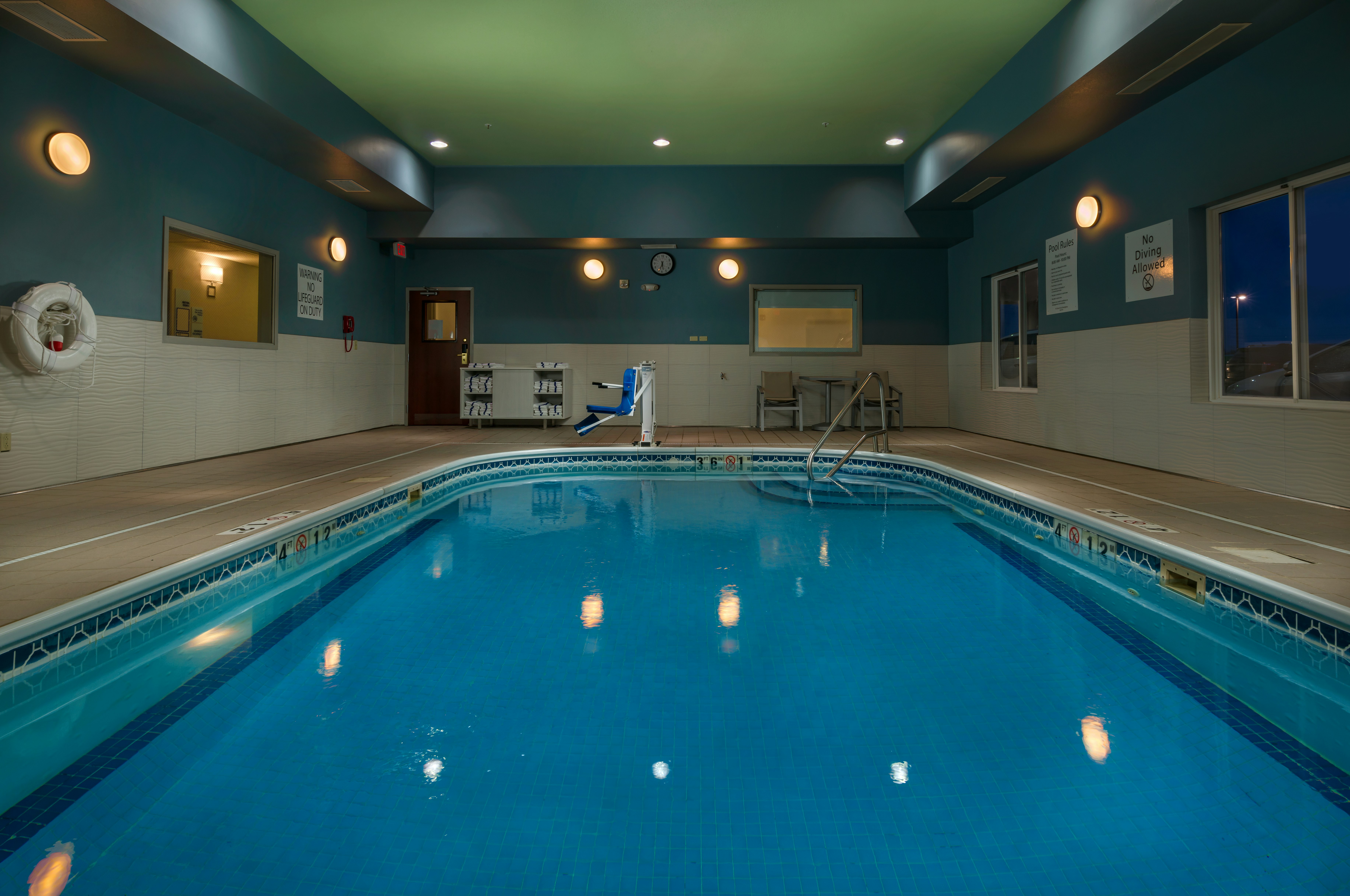 Holiday Inn Express Hotel And Suites Lawrence 27/48