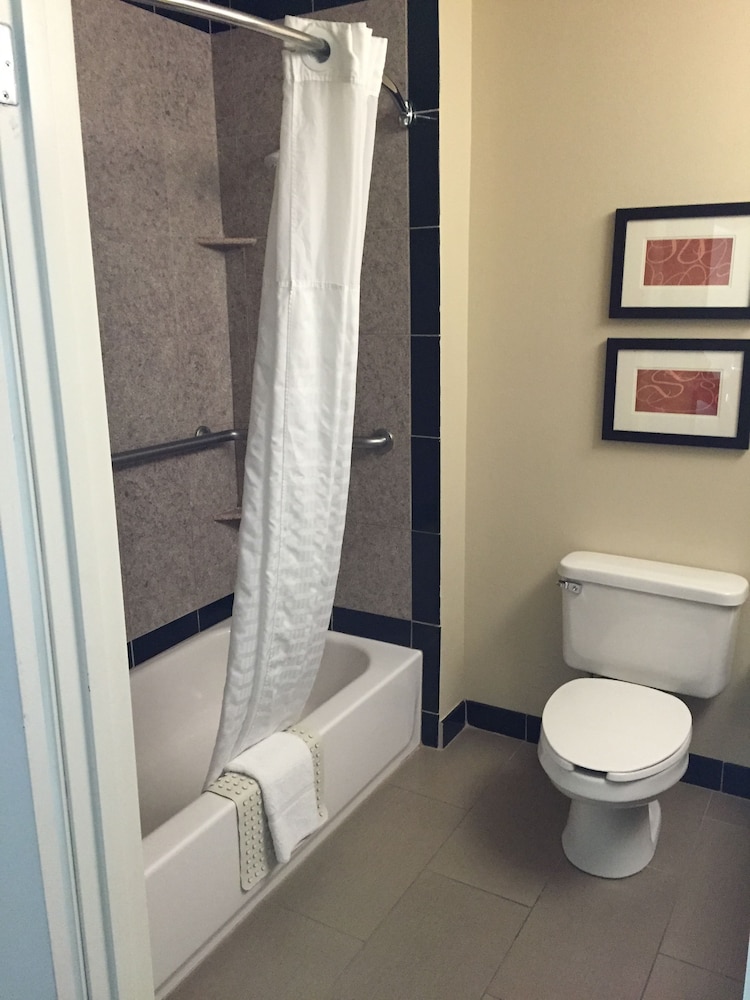 Comfort Suites Victorville-Hesperia 53/56